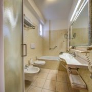 Hotel Concord Riccione 4 Stelle | Bagno Camera Tripla e Junior Suite